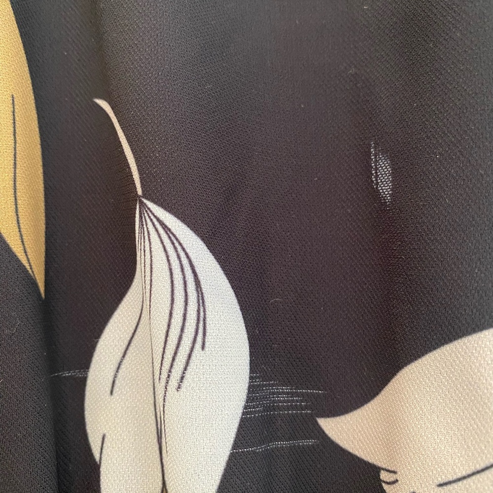 Chic Black Floral Maxi Dress - Picture 5 of 6